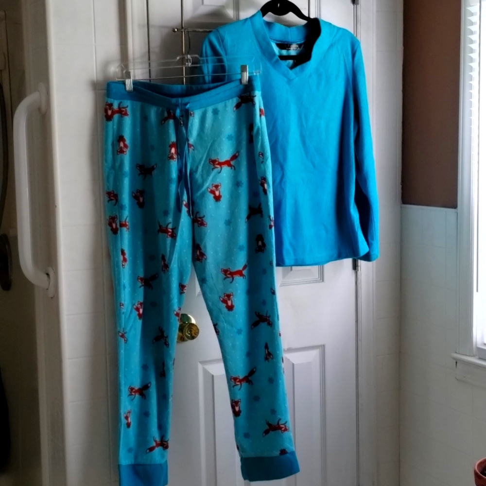 Noire Jasmine Rose 2 Piece  Fleece Blue Fox Print Pajama Set size Large